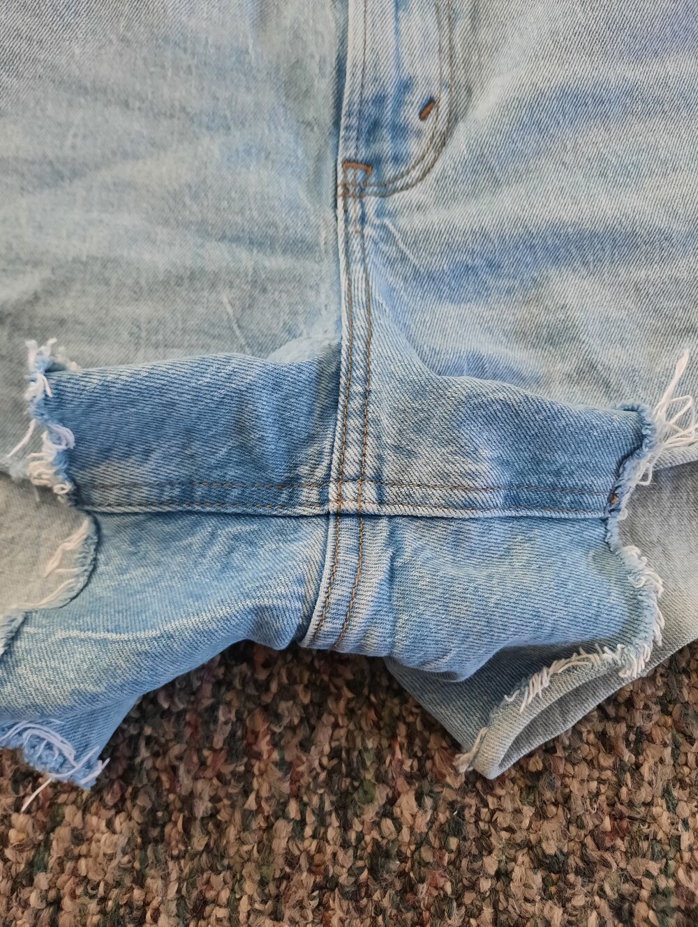 Abercrombie & Fitch The 90s Relaxed Cutoff Short High Rise Denim Size 32/14 - Picture 7 of 13
